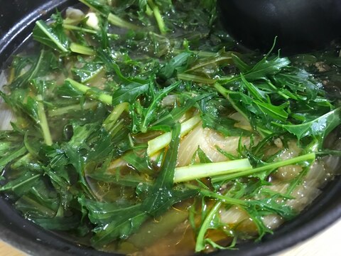 水菜と豚肉とごぼうのちょっぴりピリ辛寄せ鍋